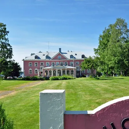 Ruusuhovi Hotelli 3*